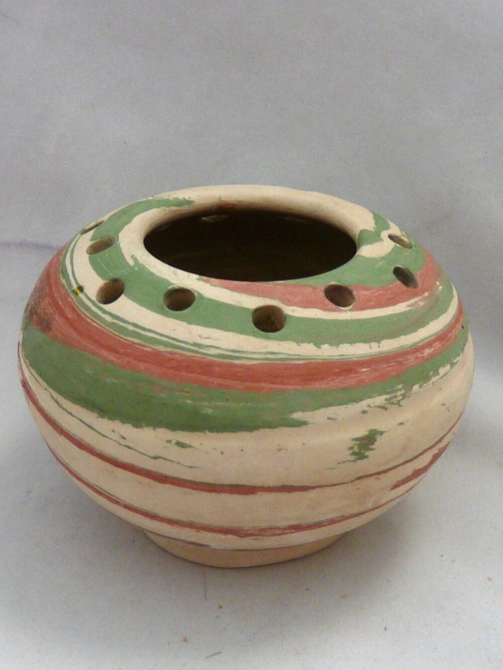 Vintage Fort Ticonderoga Pottery flower vase & frog hand thrown Mission swirl